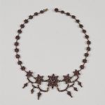 1740 9352 NECKLACE